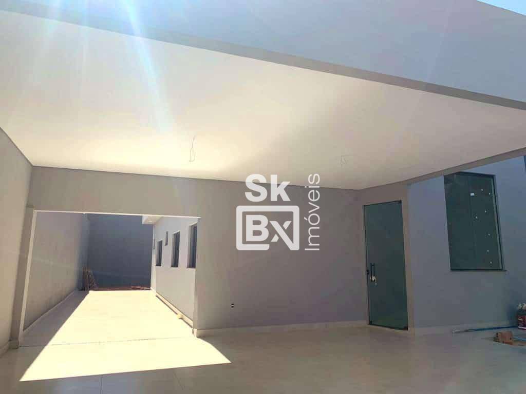 Casa à venda com 3 quartos, 115m² - Foto 1