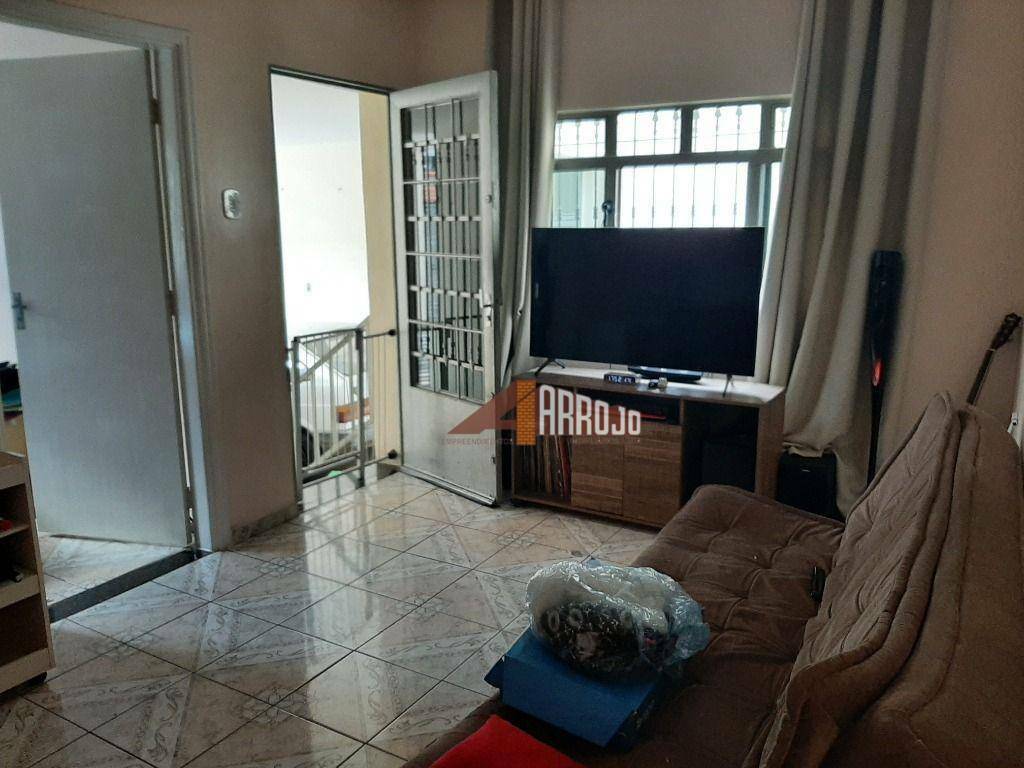 Casa à venda com 2 quartos, 108m² - Foto 1