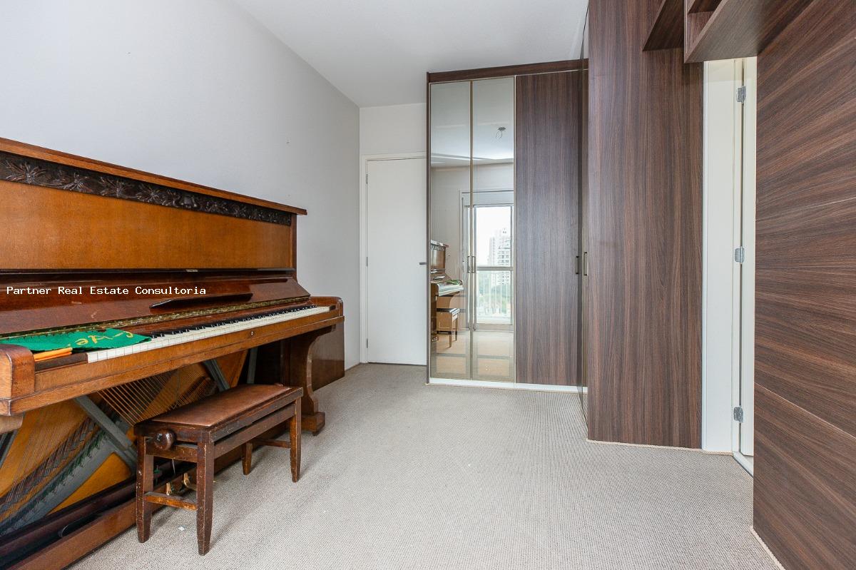 Apartamento à venda com 3 quartos, 175m² - Foto 3