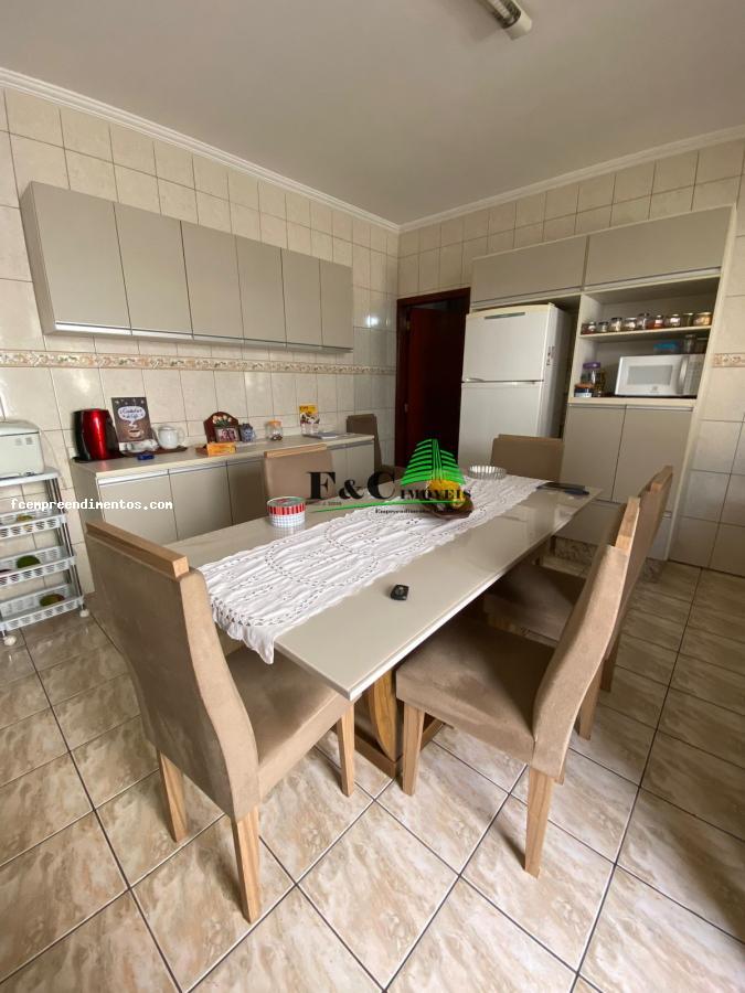 Casa à venda com 2 quartos, 140m² - Foto 6