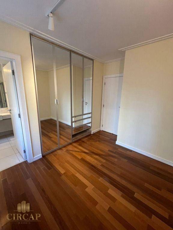 Apartamento para alugar com 4 quartos, 350m² - Foto 9