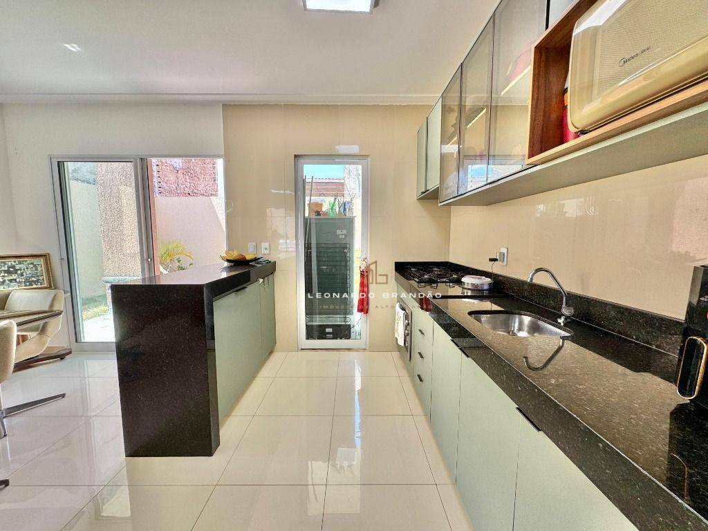 Casa à venda com 4 quartos, 149m² - Foto 18