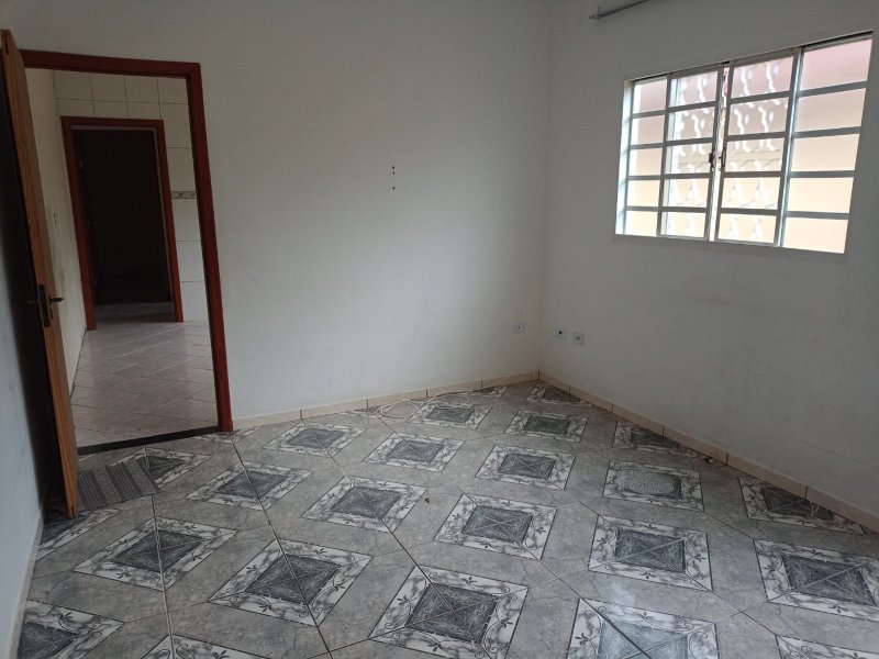 Casa à venda com 2 quartos, 60m² - Foto 2