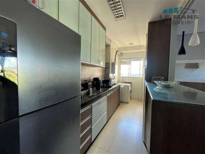 Apartamento à venda com 3 quartos, 79m² - Foto 2