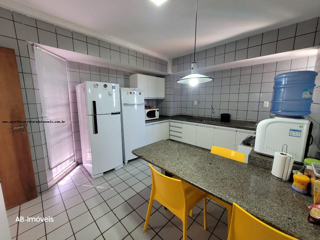 Apartamento à venda com 3 quartos, 17m² - Foto 3