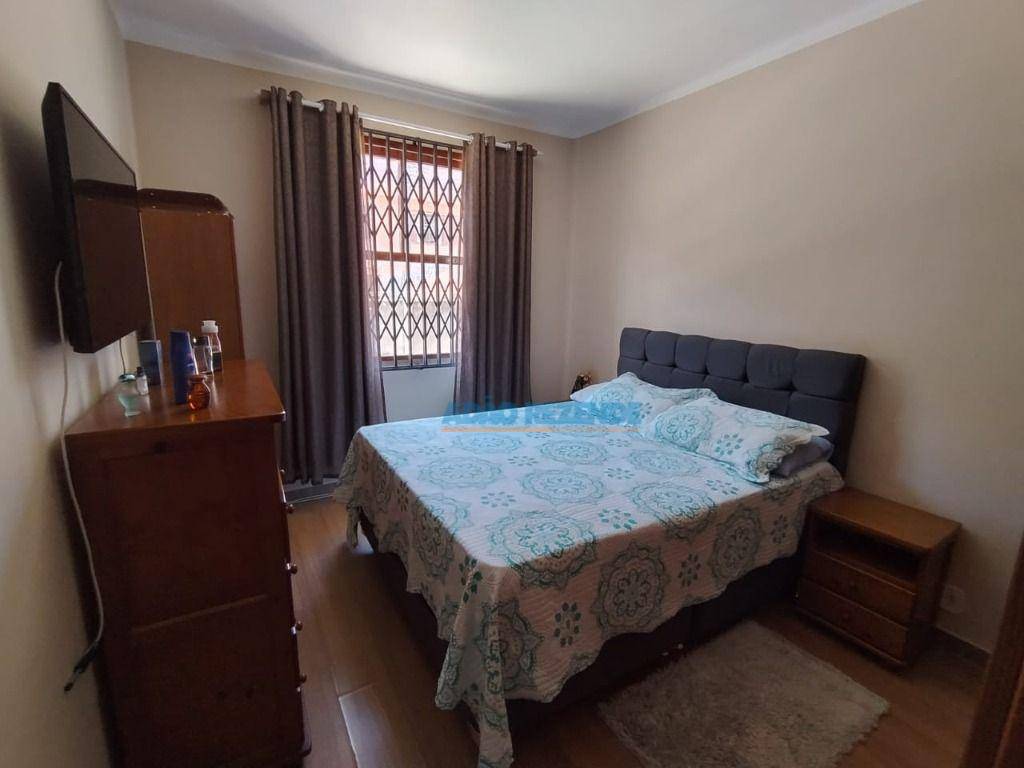Casa à venda com 4 quartos, 221m² - Foto 19