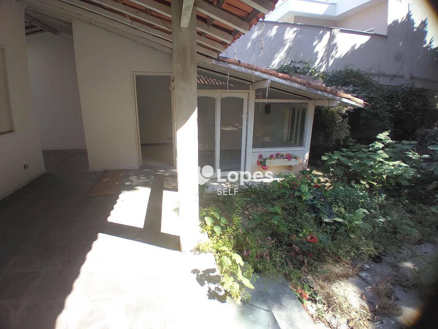 Casa à venda com 3 quartos, 270m² - Foto 4