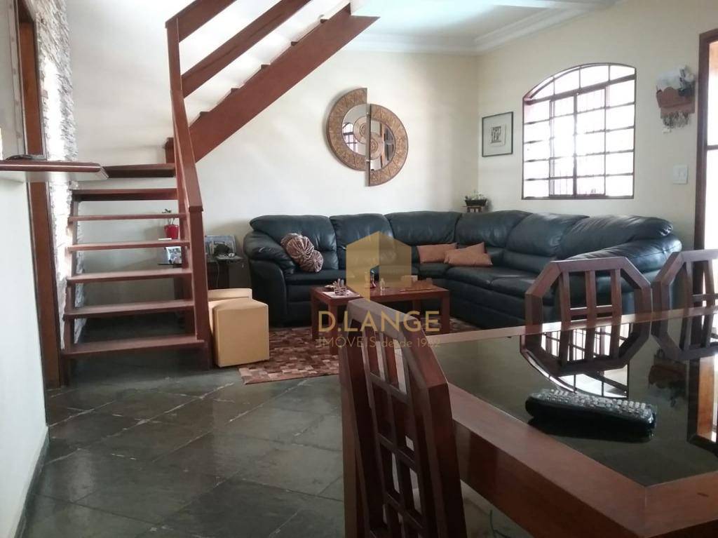 Casa à venda com 3 quartos, 222m² - Foto 16