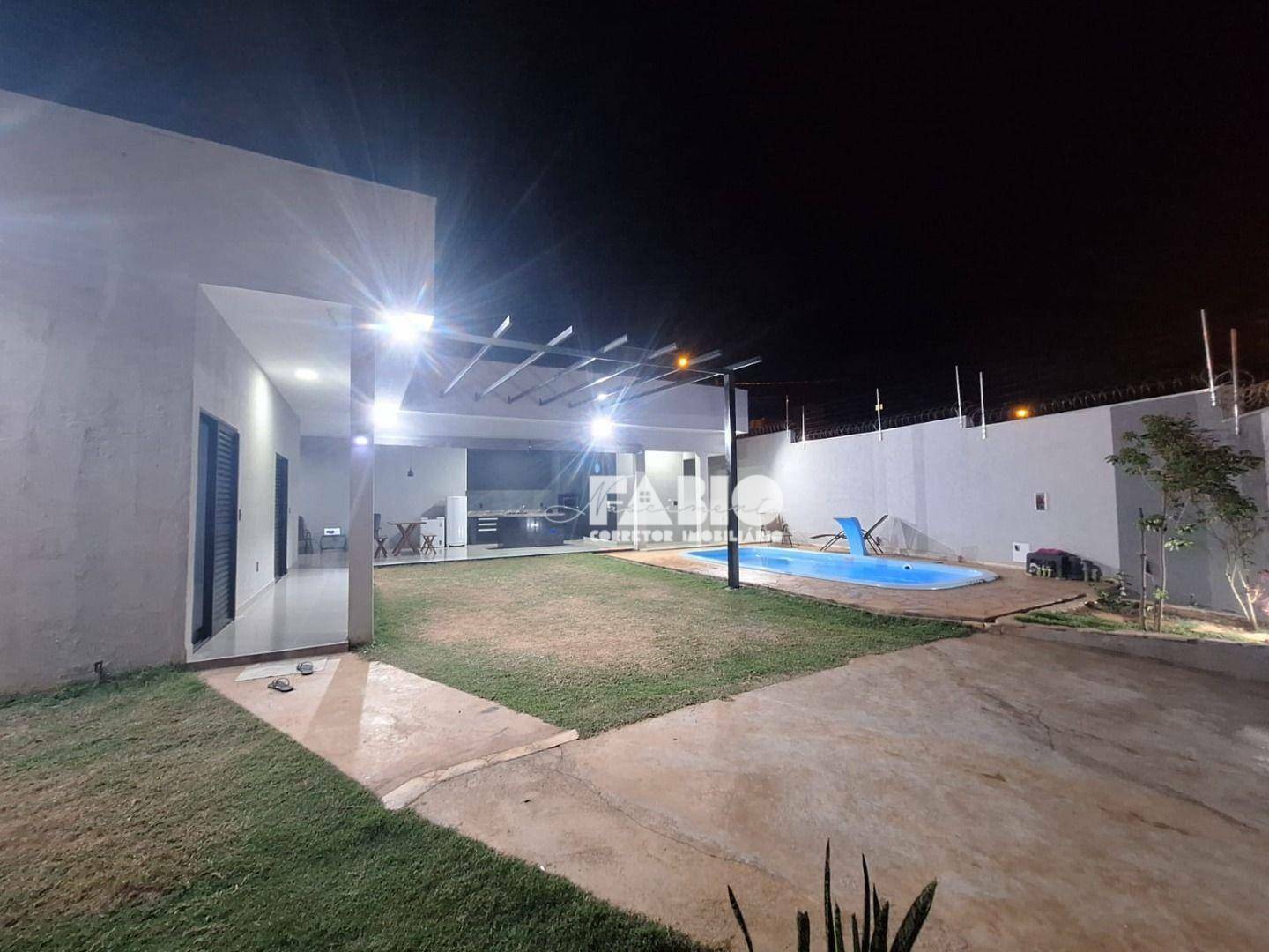 Casa à venda com 2 quartos, 100m² - Foto 1