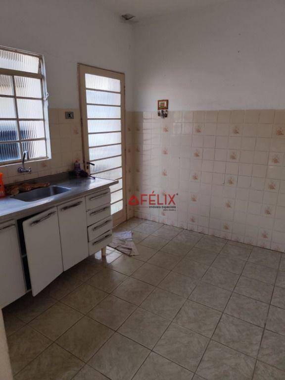 Casa à venda e aluguel com 3 quartos, 216m² - Foto 11