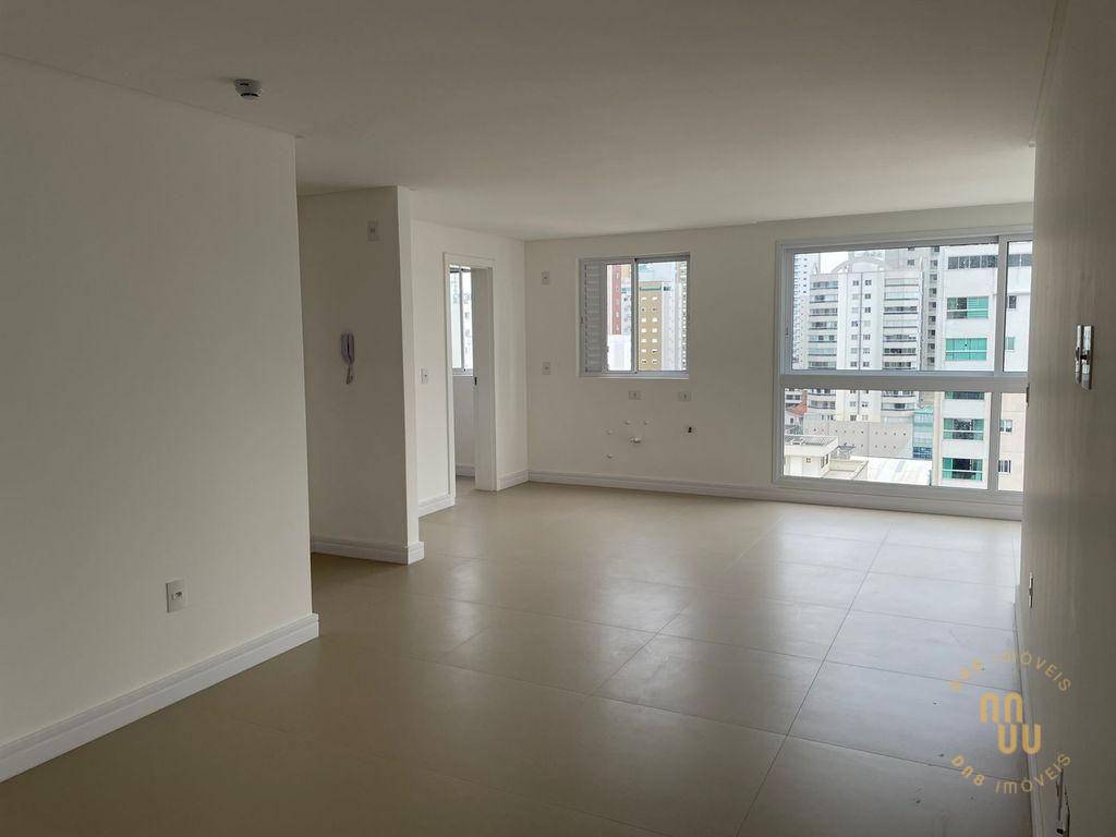 Apartamento à venda com 3 quartos, 98m² - Foto 7