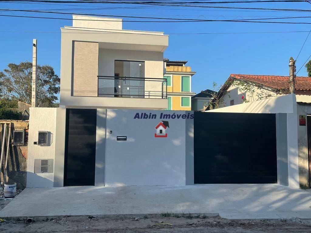 Casa à venda com 3 quartos, 132m² - Foto 1