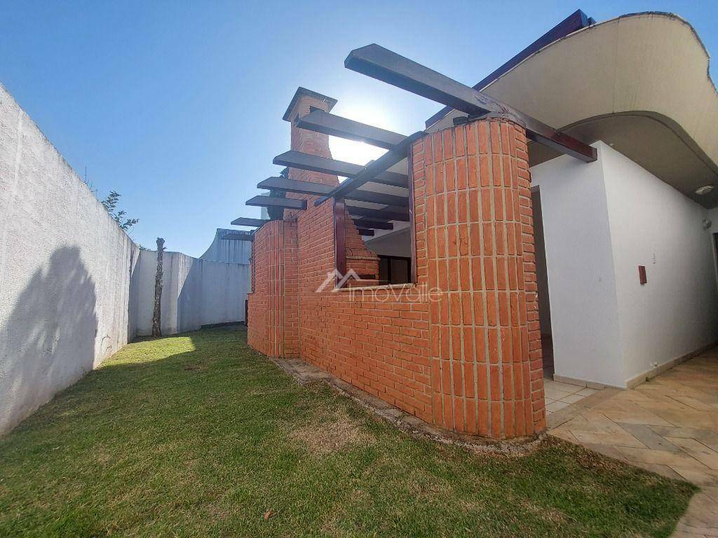 Casa de Condomínio para alugar com 3 quartos, 500m² - Foto 12