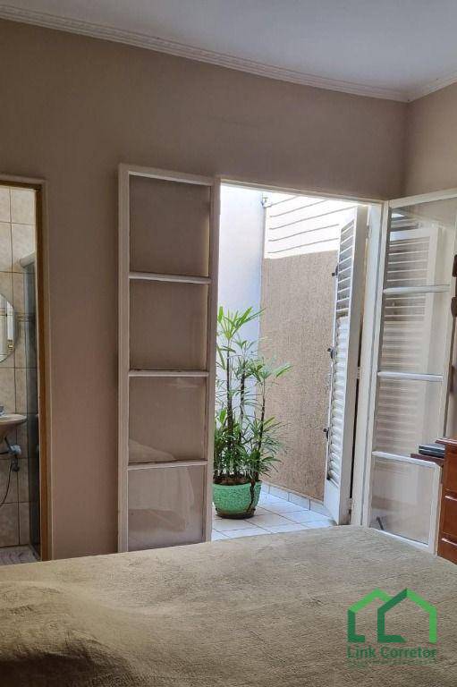 Casa à venda com 3 quartos, 300m² - Foto 17