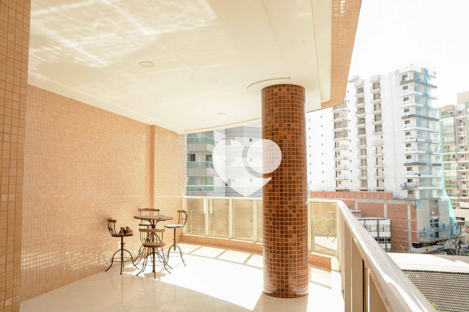 Apartamento à venda com 4 quartos, 200m² - Foto 13