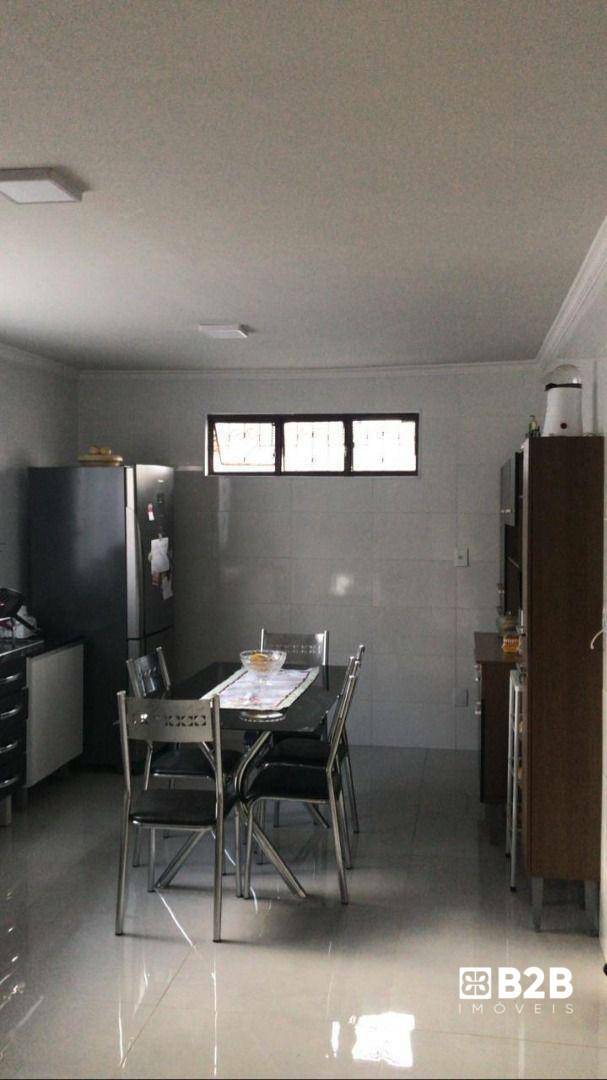 Casa à venda com 3 quartos, 152m² - Foto 3