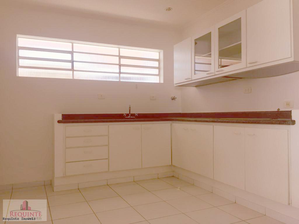 Casa para alugar com 3 quartos, 350m² - Foto 15