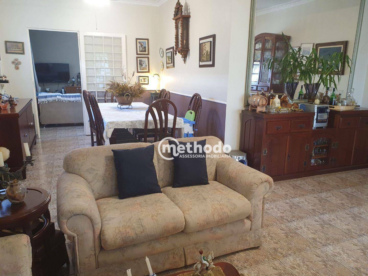 Casa à venda com 3 quartos, 231m² - Foto 3