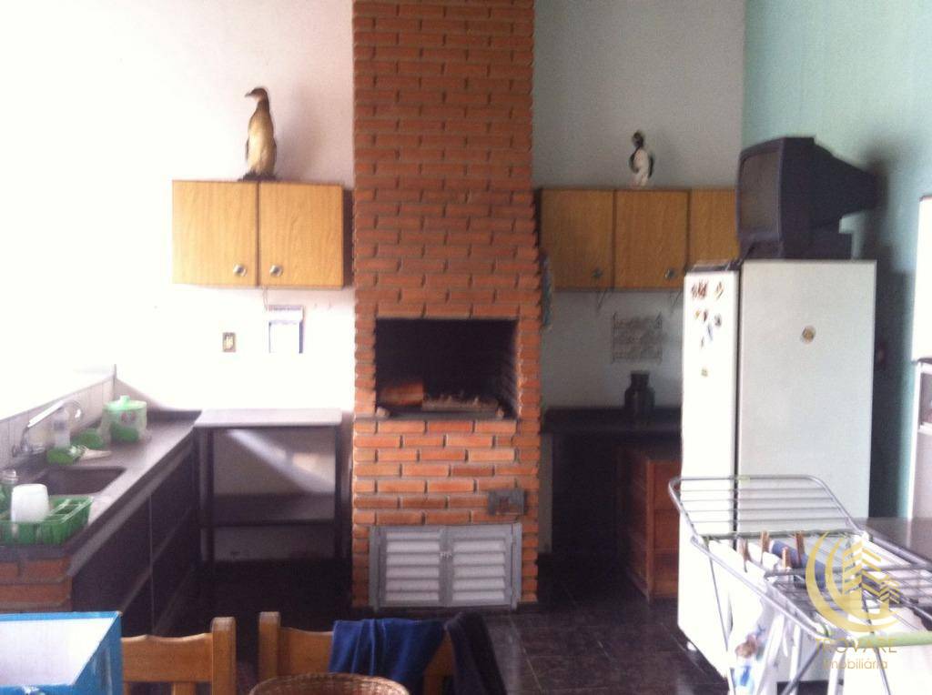 Casa à venda com 3 quartos, 195m² - Foto 7