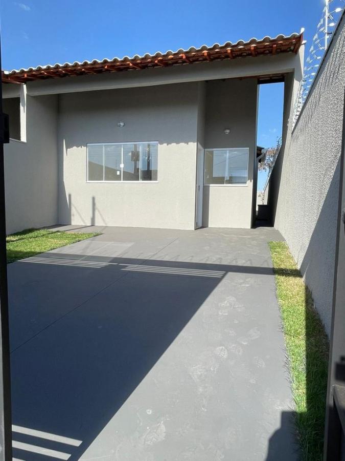 Casa à venda com 2 quartos, 180m² - Foto 1