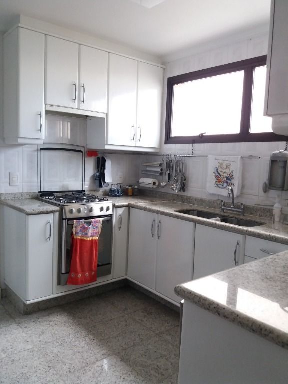 Apartamento à venda com 4 quartos, 193m² - Foto 9