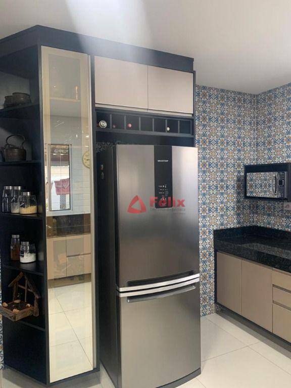 Sobrado à venda com 3 quartos, 252m² - Foto 7