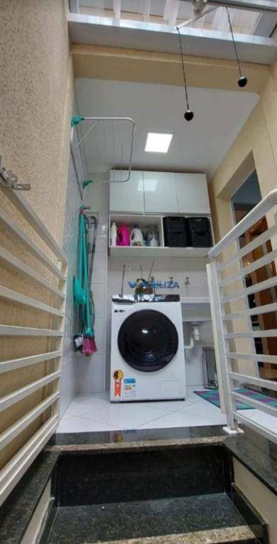 Sobrado à venda com 2 quartos, 120m² - Foto 4