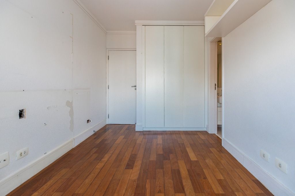 Apartamento à venda com 4 quartos, 255m² - Foto 35