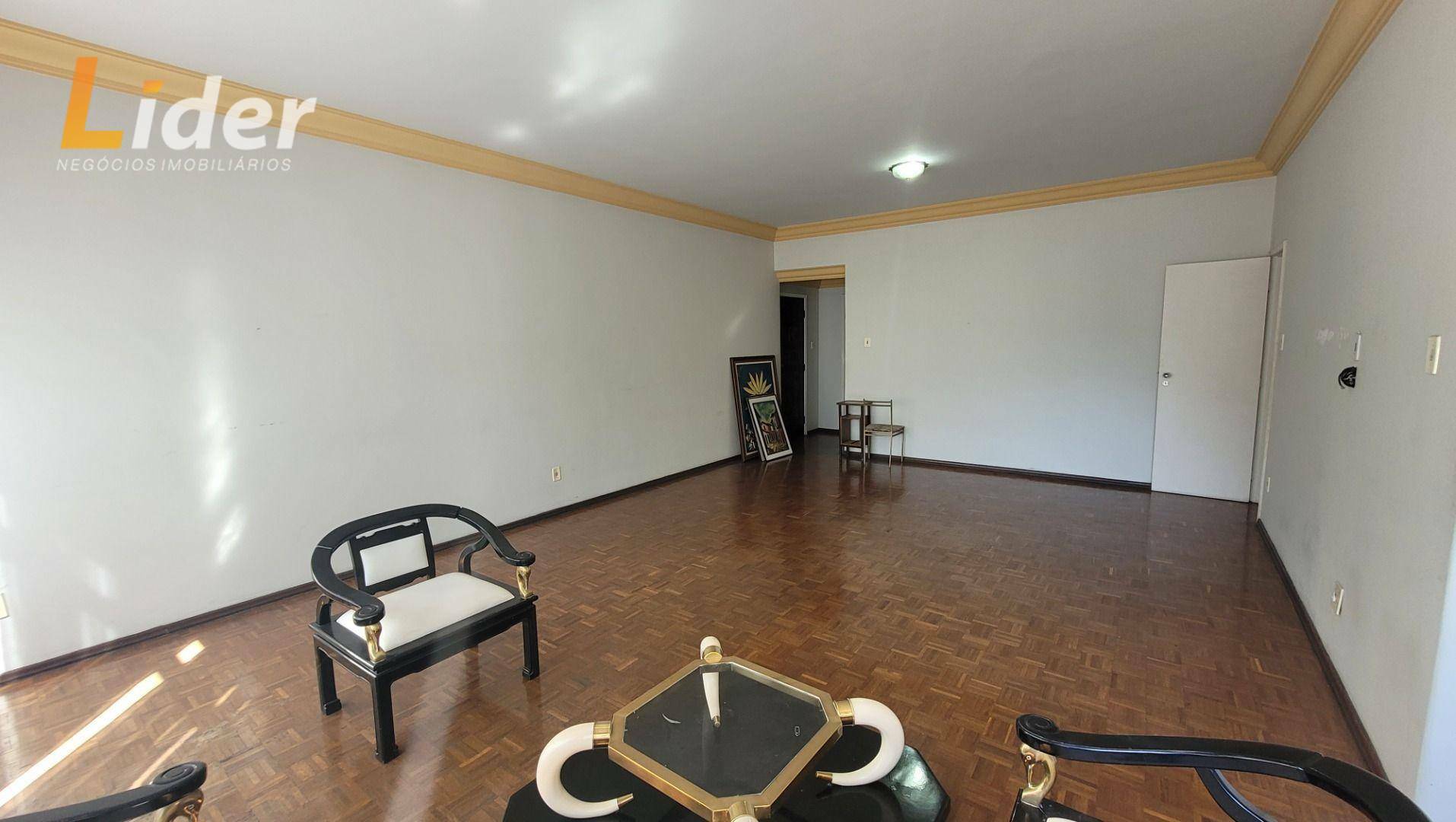 Apartamento à venda com 4 quartos, 200m² - Foto 3