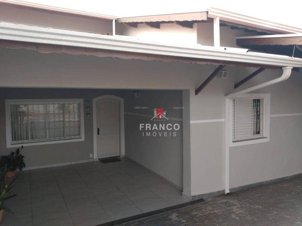 Casa à venda com 3 quartos, 146m² - Foto 1