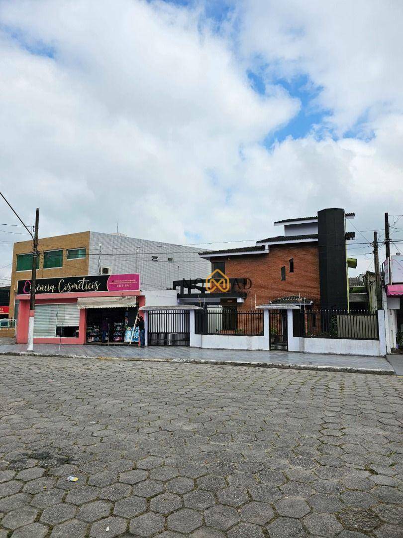 Casa de Condomínio à venda com 4 quartos, 300m² - Foto 8