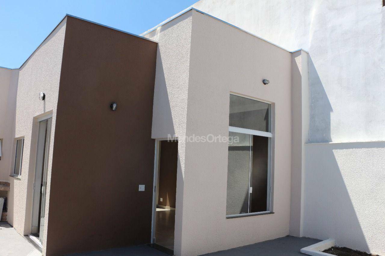 Casa à venda com 2 quartos, 82m² - Foto 2