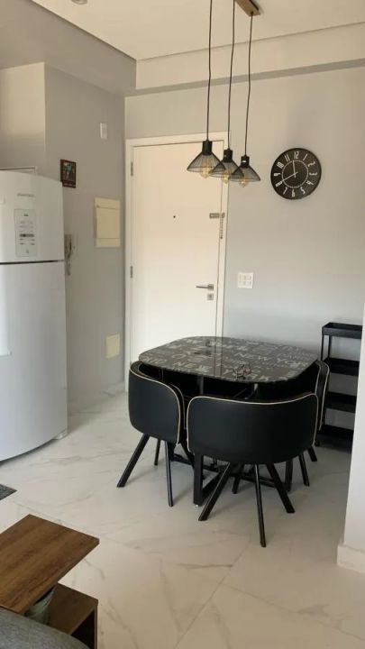 Apartamento à venda com 1 quarto, 50m² - Foto 2