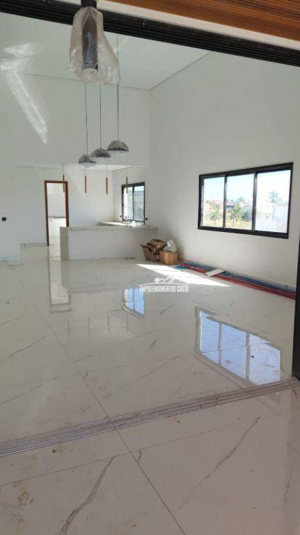 Casa de Condomínio à venda com 3 quartos, 280m² - Foto 4