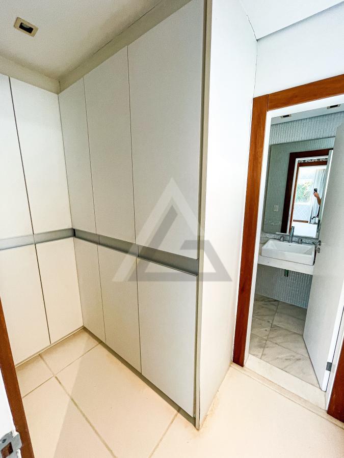 Casa de Condomínio à venda com 6 quartos, 620m² - Foto 34