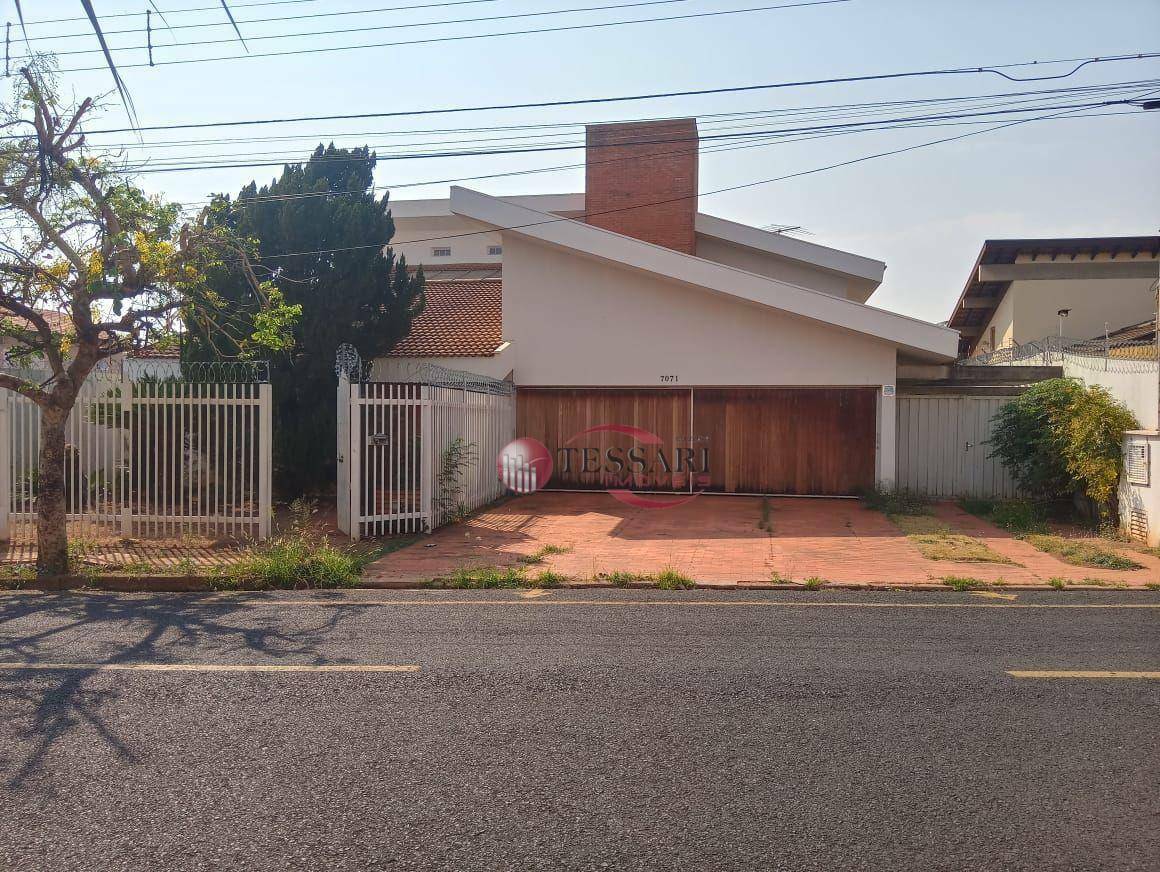 Casa para alugar com 4 quartos, 441m² - Foto 1