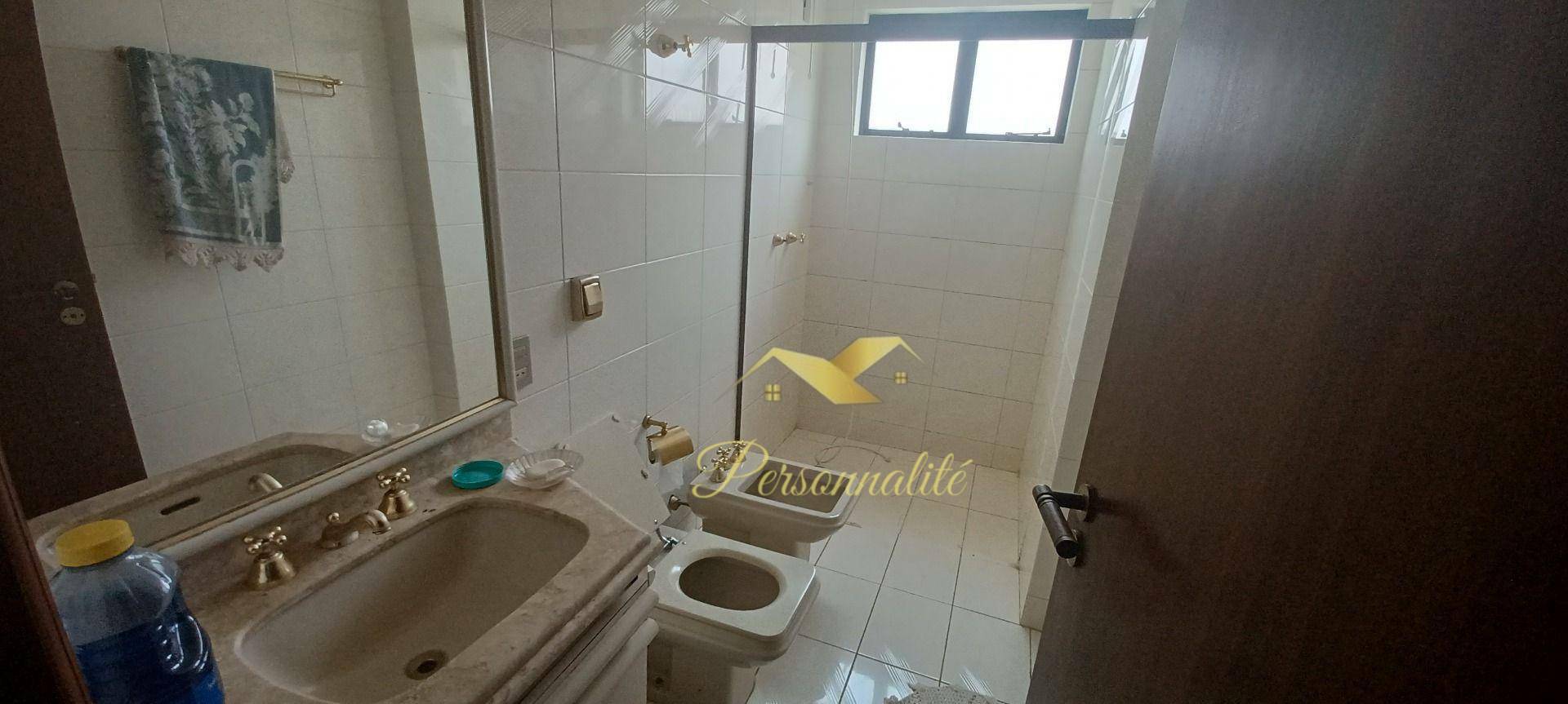 Apartamento à venda com 3 quartos, 176m² - Foto 19