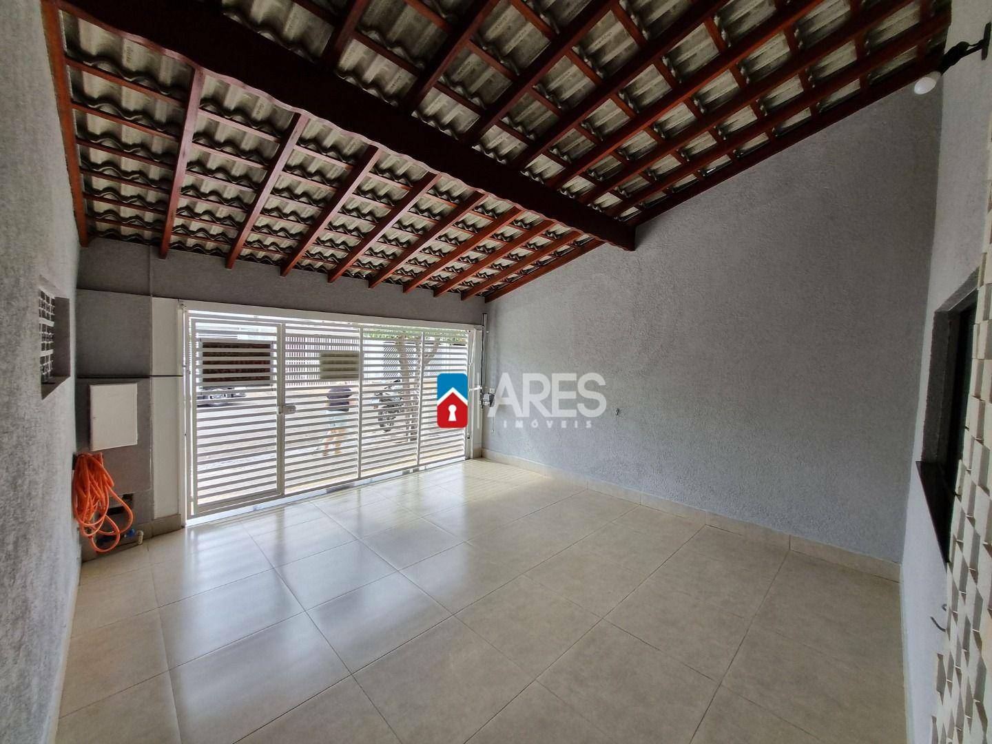 Casa à venda com 2 quartos, 100m² - Foto 2