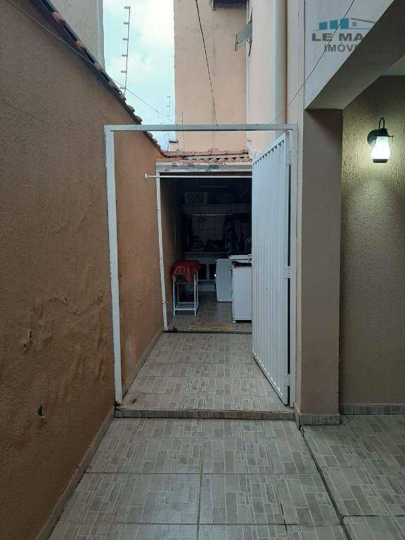 Casa à venda com 3 quartos, 225m² - Foto 12