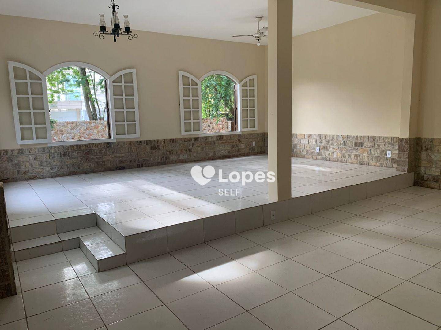 Casa à venda com 4 quartos, 214m² - Foto 8