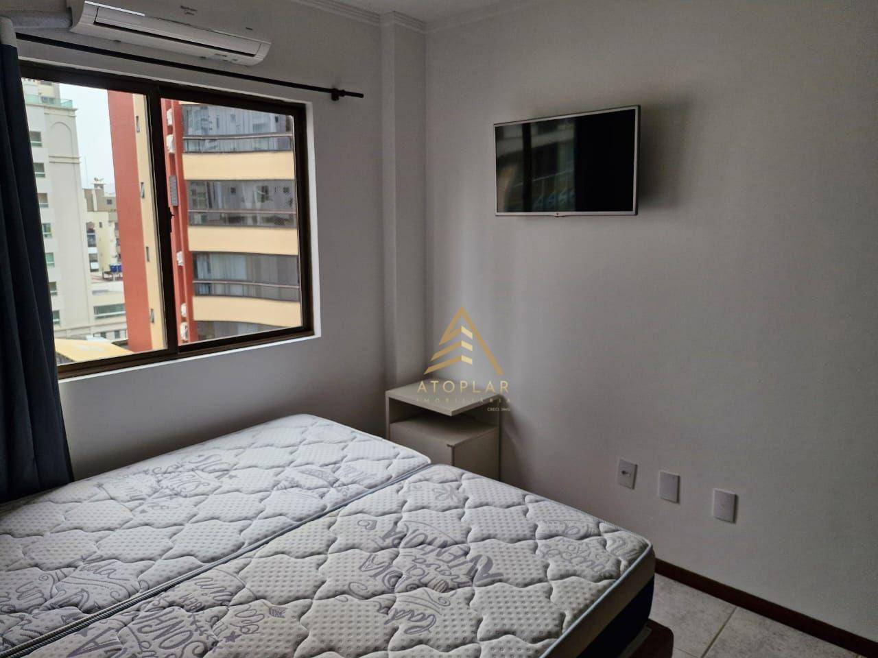 Apartamento para alugar com 3 quartos, 108m² - Foto 4
