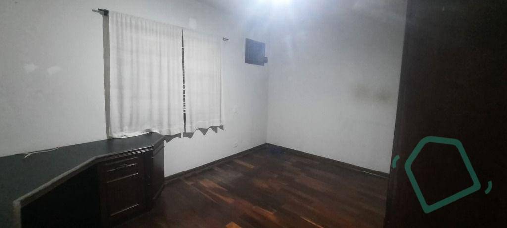 Casa para alugar com 3 quartos, 500m² - Foto 23