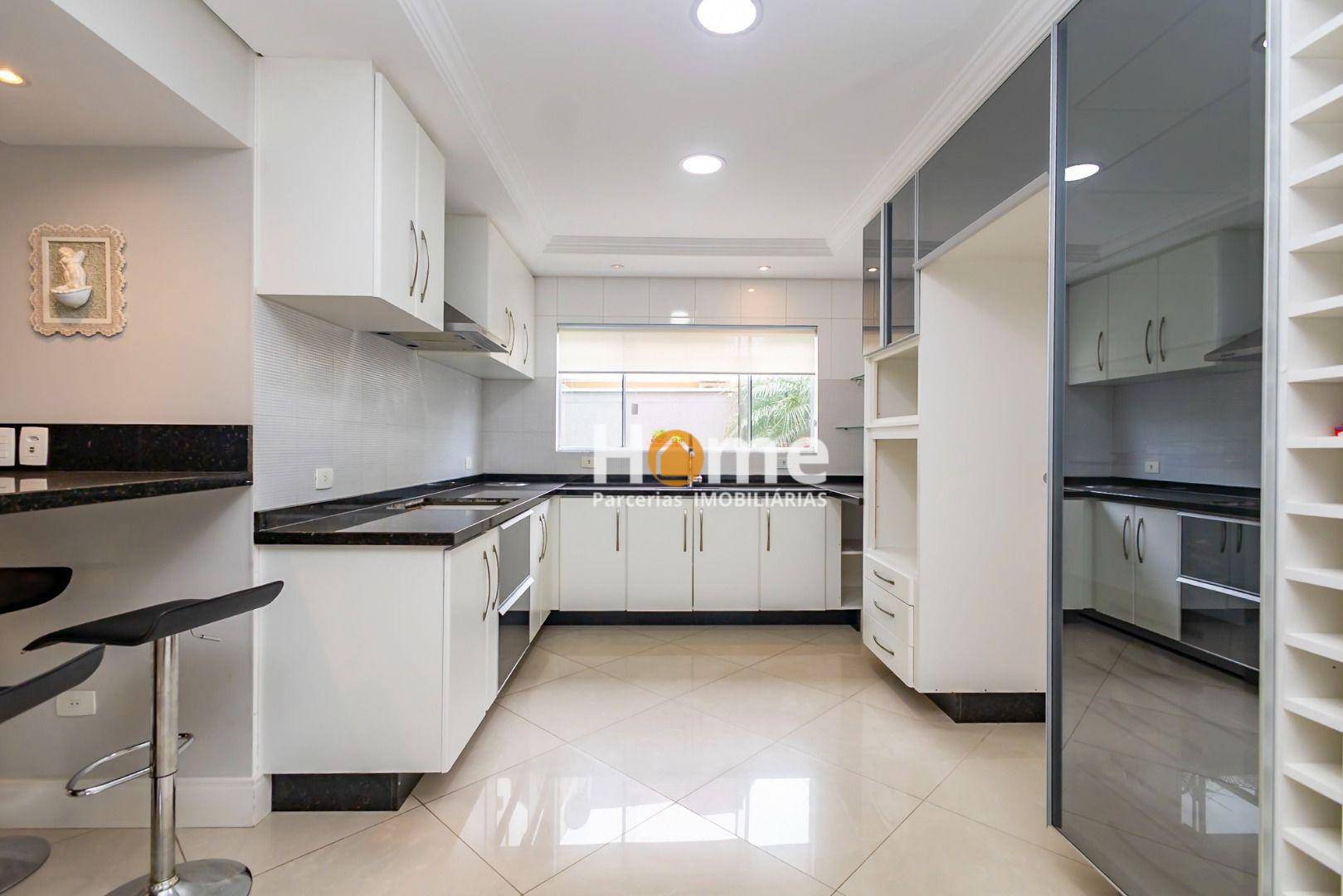 Casa de Condomínio à venda com 4 quartos, 235m² - Foto 8