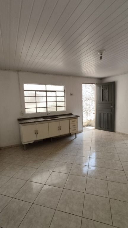 Casa para alugar com 1 quarto, 50m² - Foto 7