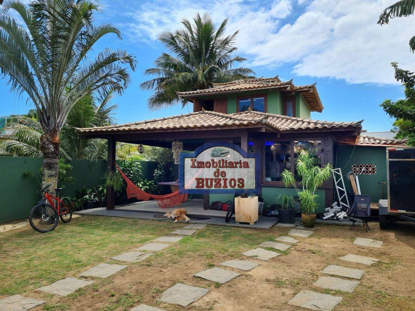 Casa à venda com 3 quartos, 198m² - Foto 2