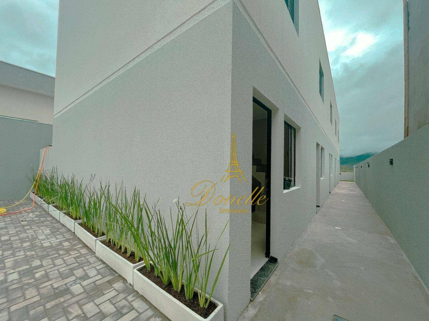 Sobrado à venda com 2 quartos, 56m² - Foto 1