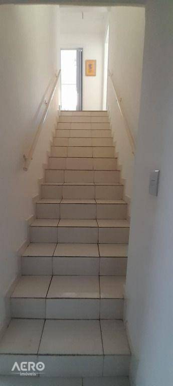 Casa à venda com 4 quartos, 177m² - Foto 8
