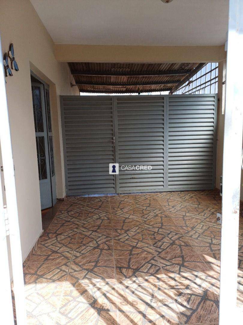 Casa à venda com 3 quartos, 270m² - Foto 11