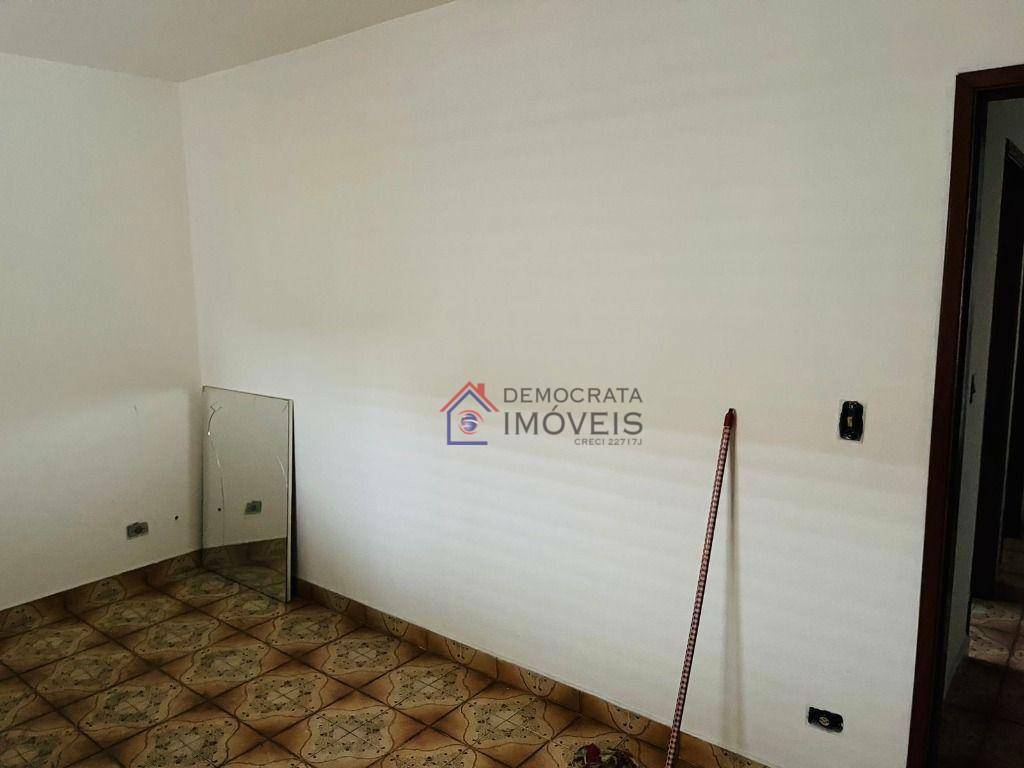 Sobrado à venda com 3 quartos, 200m² - Foto 6