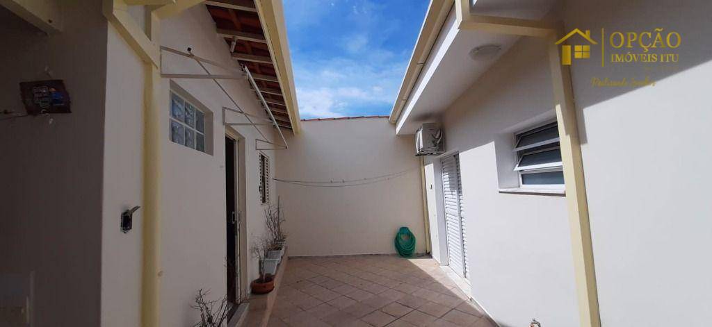 Casa à venda e aluguel com 3 quartos, 208m² - Foto 12